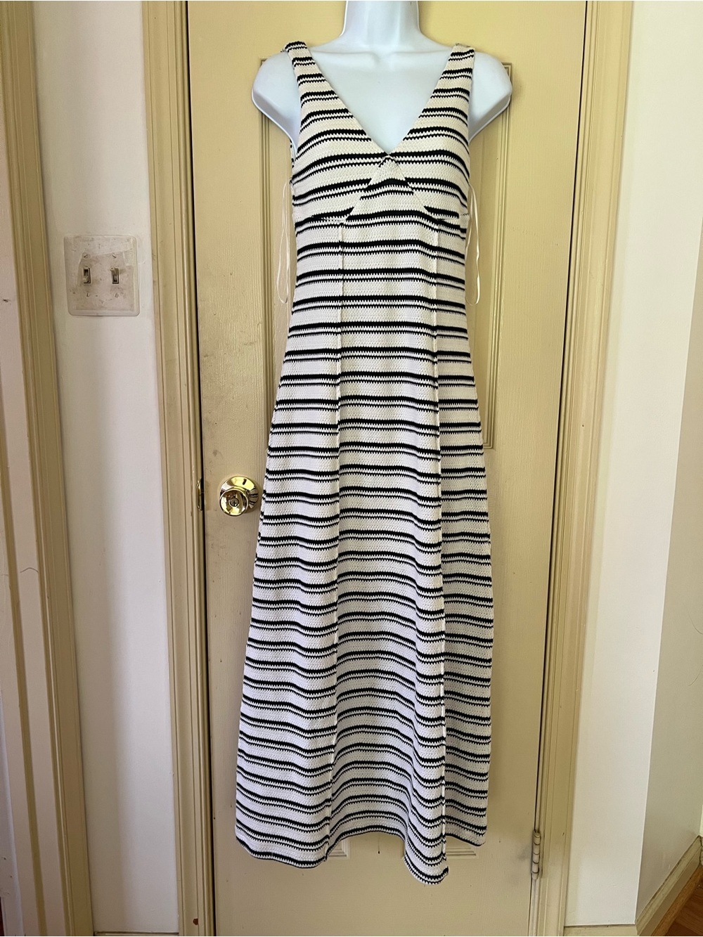 Universal Thread Black & White Striped V‑Neck Maxi Dress